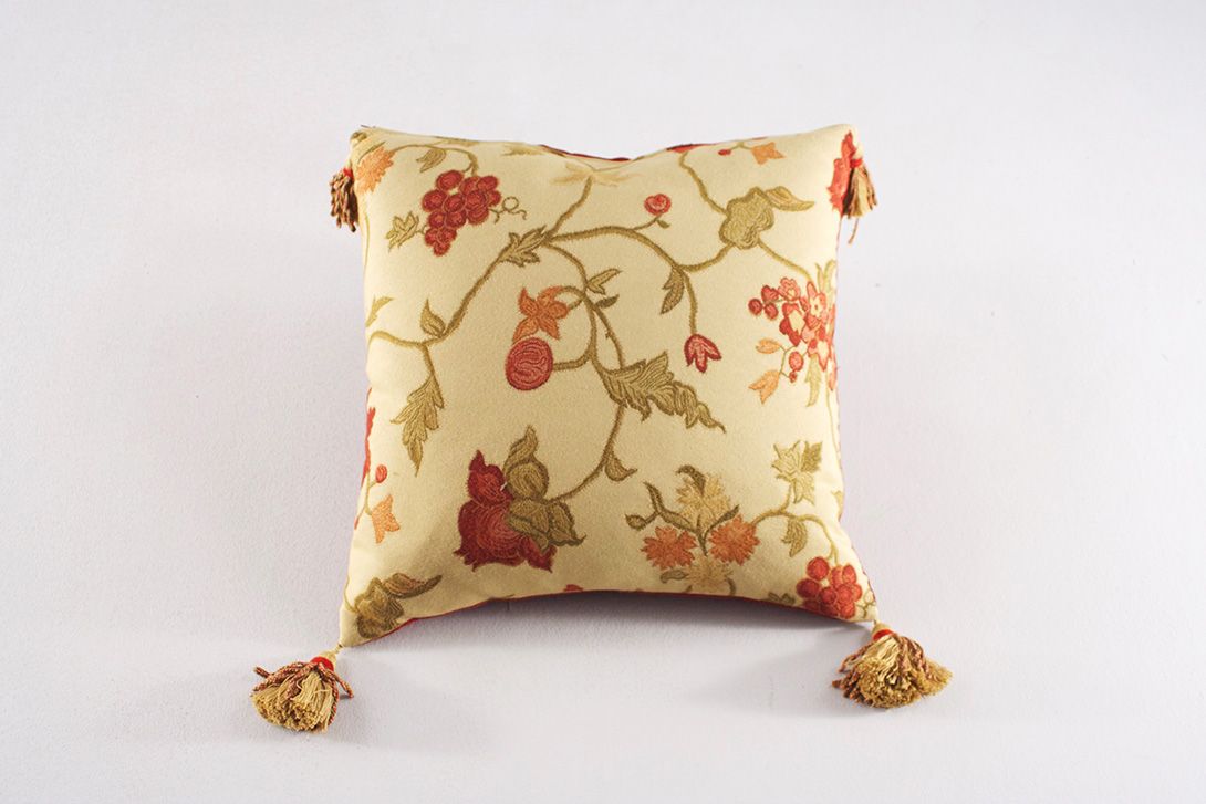Foto Renaissance Ornamented Rose/Grapes Pillow, 45cm