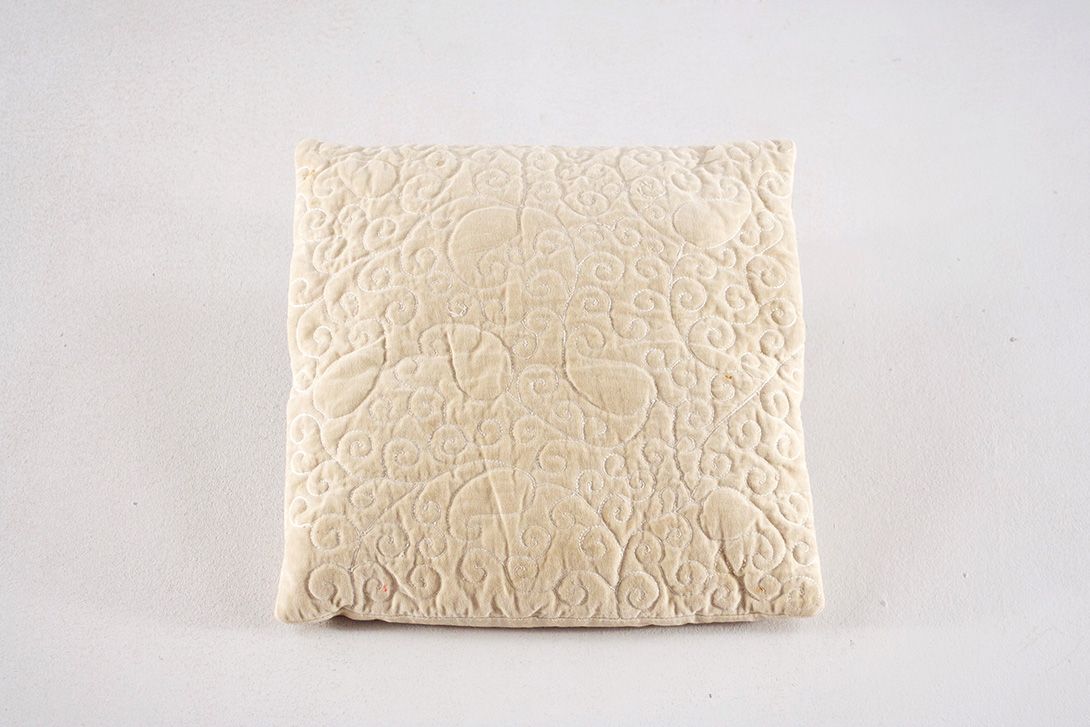 Foto Romantic White Velvet Pillow 40/40