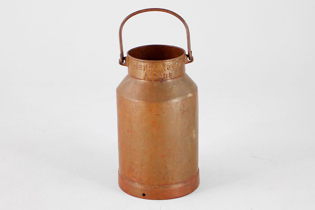 Foto Rusty Brown Milk Churn, Altona h47