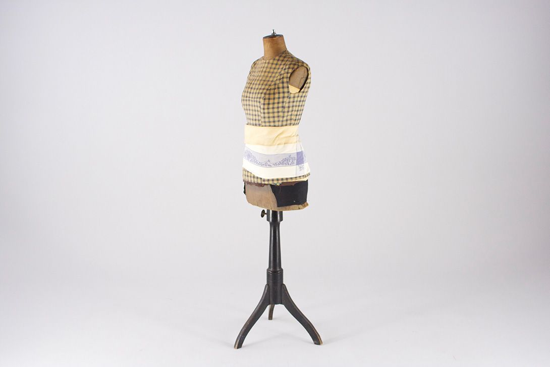 Foto VINTAGE TAILOR’S DUMMY