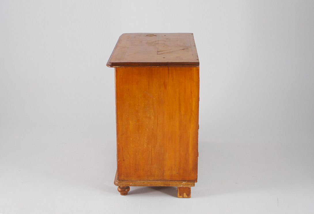 Foto German Wooden Dresser Historism 1940