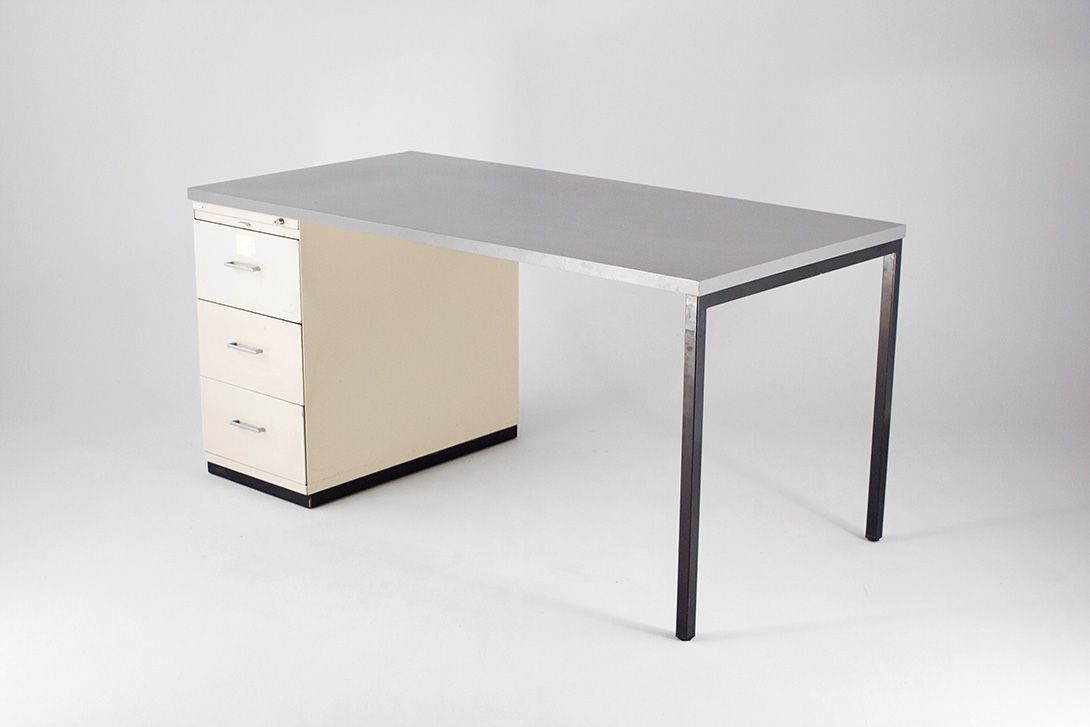 Foto Metal Desk with Side Table h75x156x78