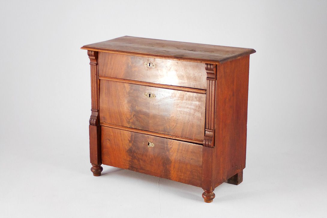 Foto Empire Wooden Dresser