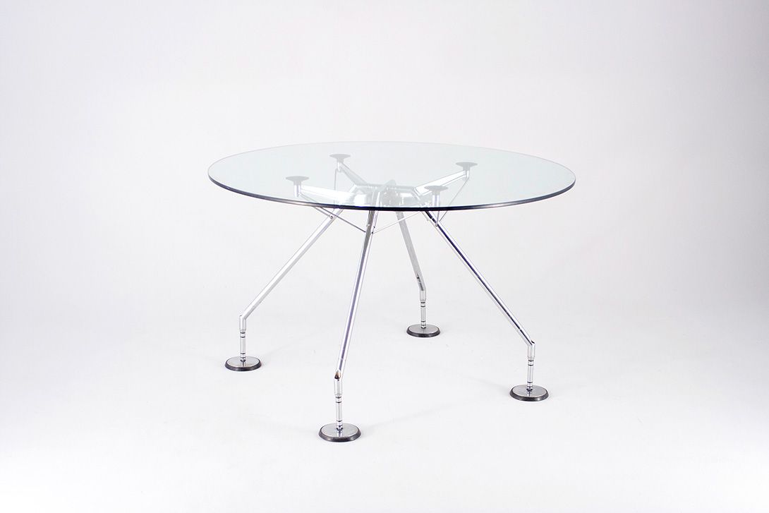 Foto Round Glass Table Nomos by Norman Foster for Tecno h75x120