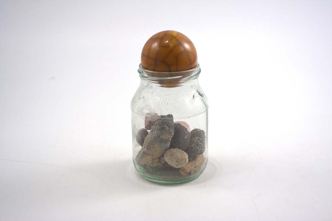 Foto Jar With Big, Sandy Stone Collection