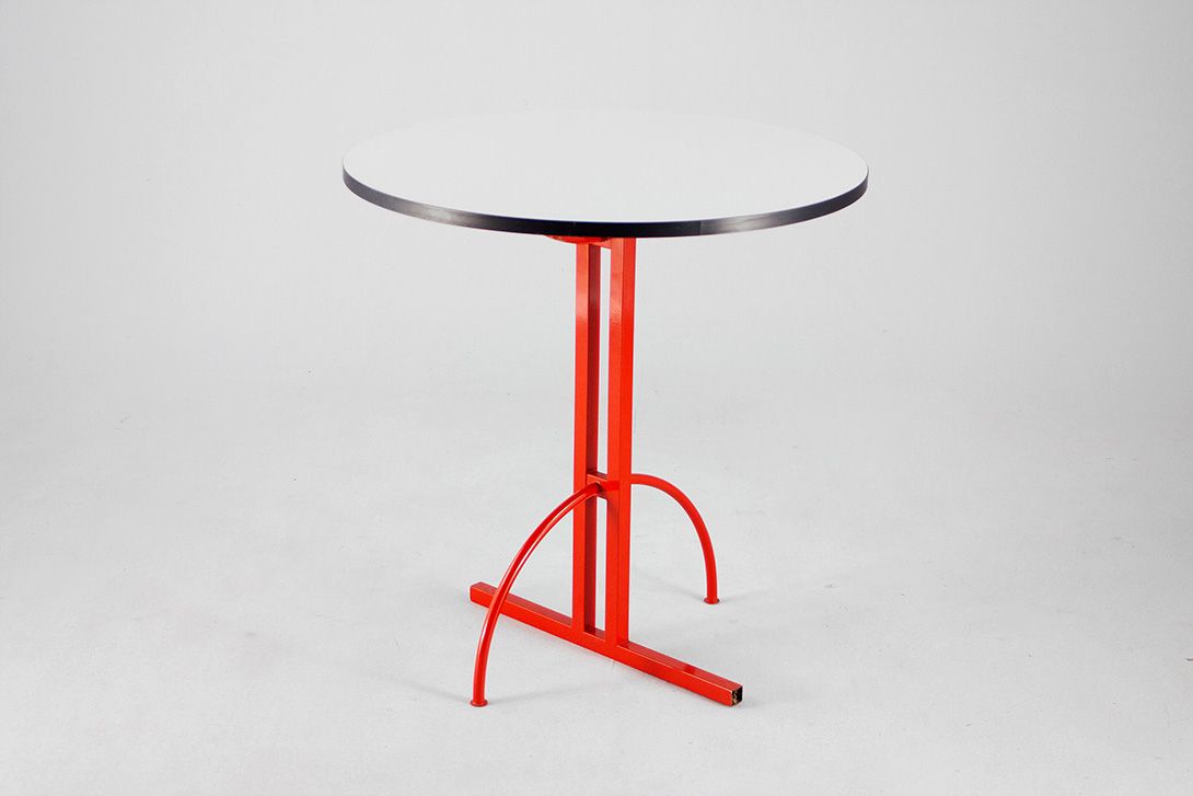 Foto Round Memphis Style Table Italy 1981 h73x70 *