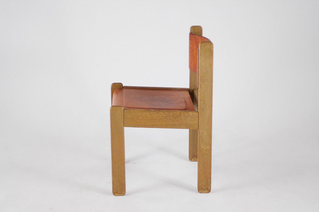 Foto Wooden Chair with Saddle Leather Seating