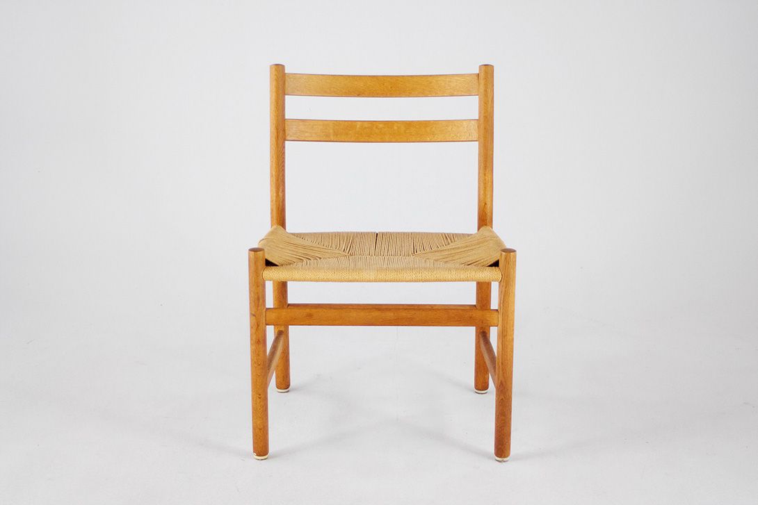 Foto Wooden Chair with Papercord Seating *