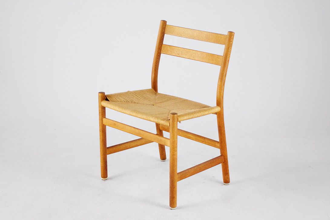 Foto Wooden Chair with Papercord Seating *