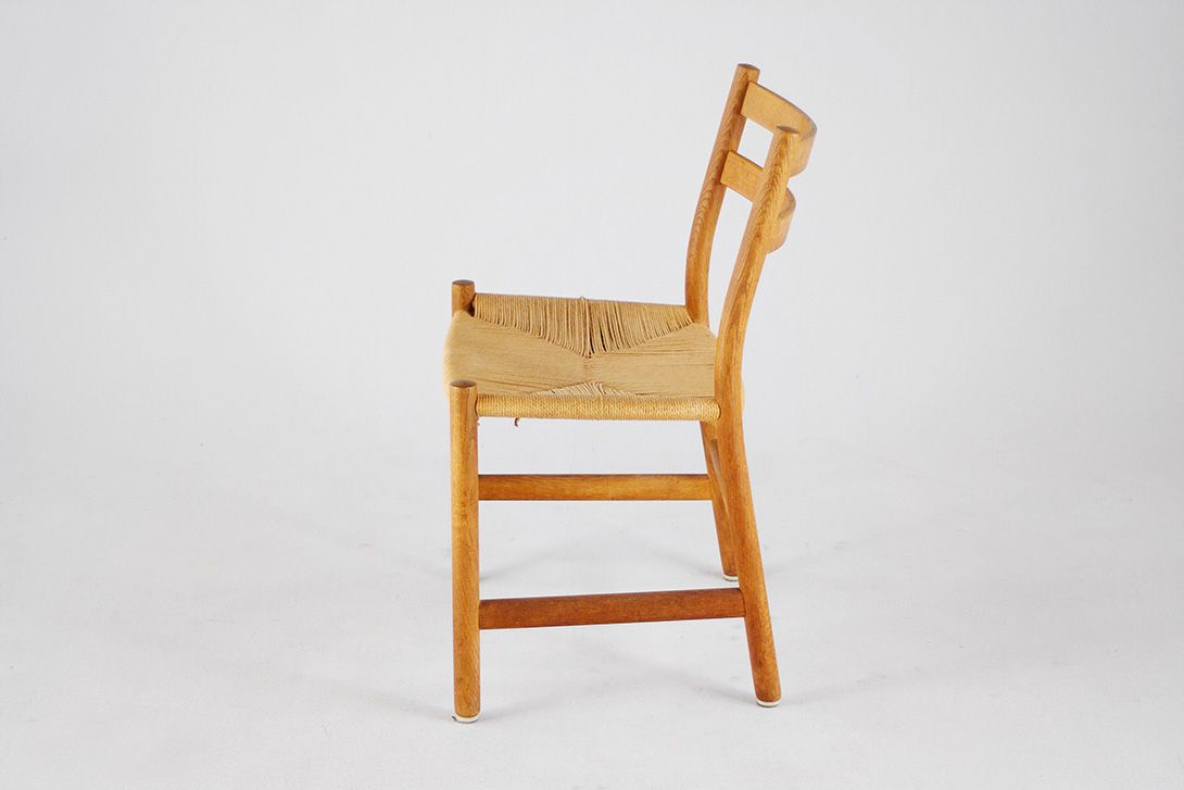 Foto Wooden Chair with Papercord Seating *