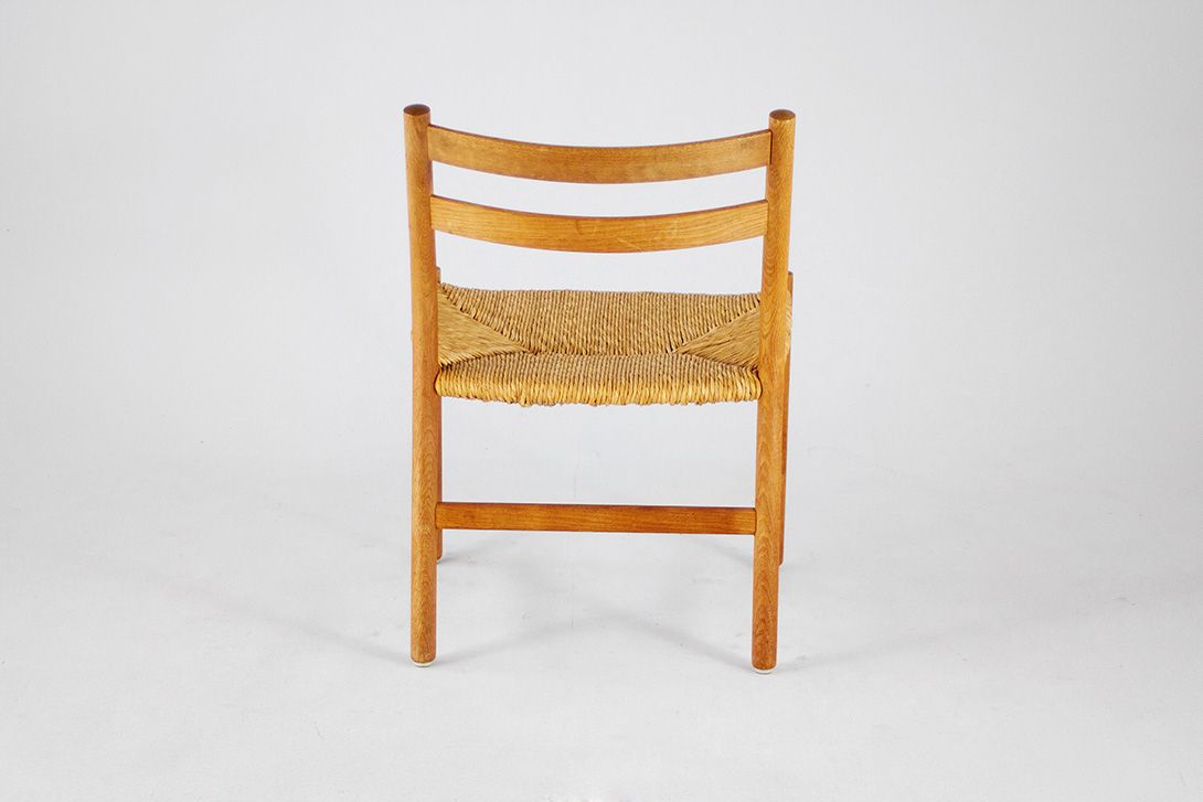Foto Wooden Chair with Papercord Seating *