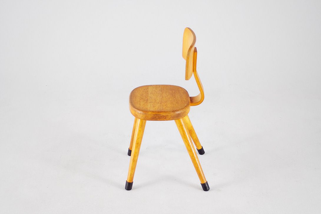Foto Light Brown Solid Wooden Children&#8217;s Chair, 1951 *