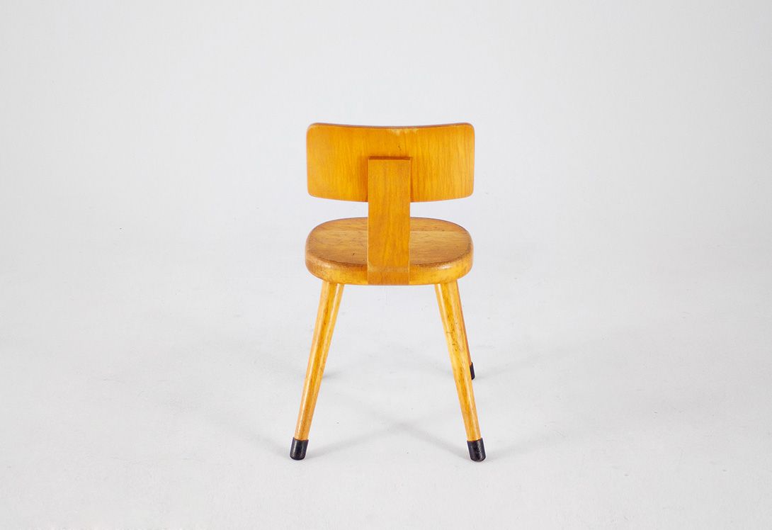 Foto Light Brown Solid Wooden Children&#8217;s Chair, 1951 *