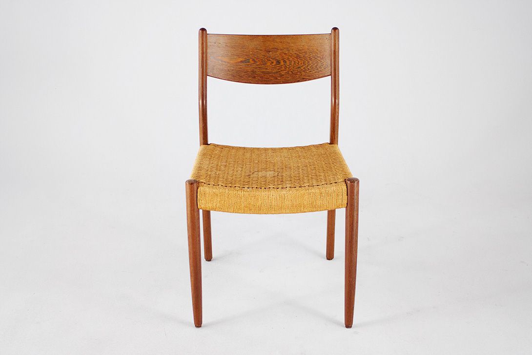 Foto Danish Wenge Chairs with Papercord Seating *
