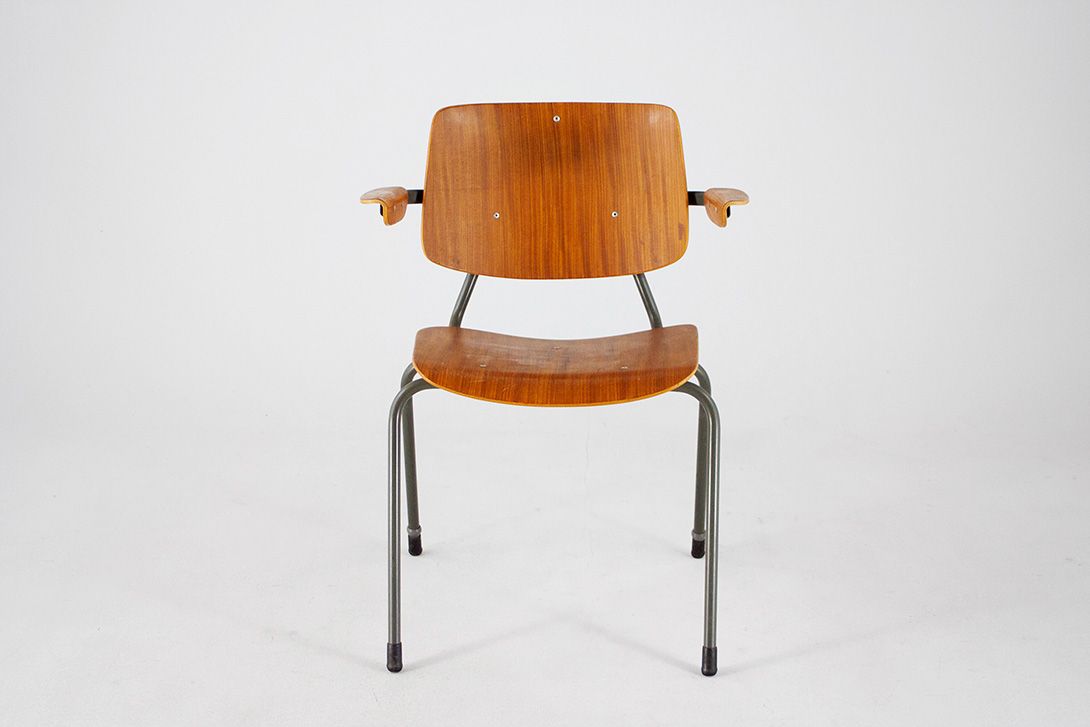 Foto Hazlenut Brown Plywood Armchair by Car Katwijk *