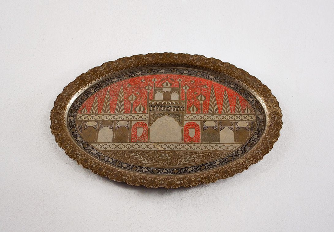 Foto Oriental Metal Tray, Oval Shape, Red/Black/Gold, 60×43