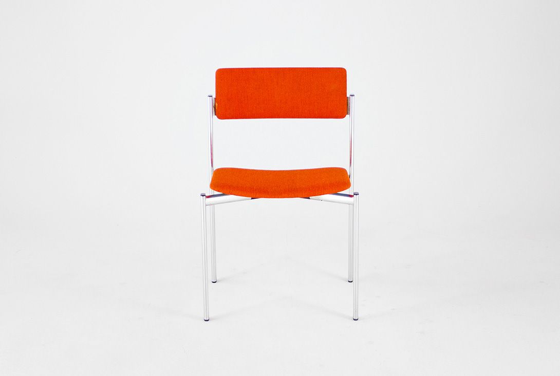 Foto Finnish Silver Metal Chair with Orange-Red Upholstery *