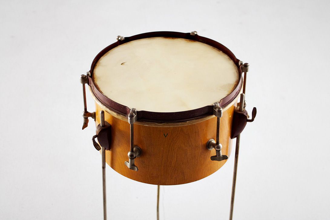 Foto Small Drum on Metal Standings h61x35