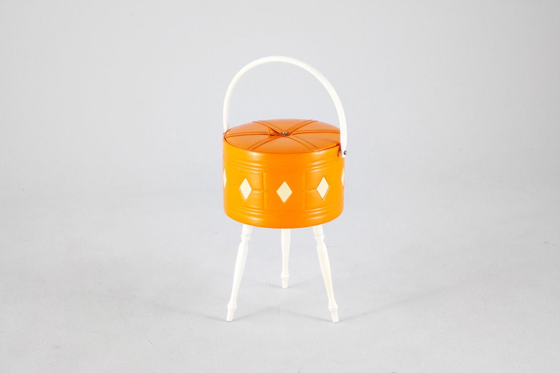 Foto Sewing Box, Orange Leather, Lathed White Wooden Legs, Late 60&#8217;s