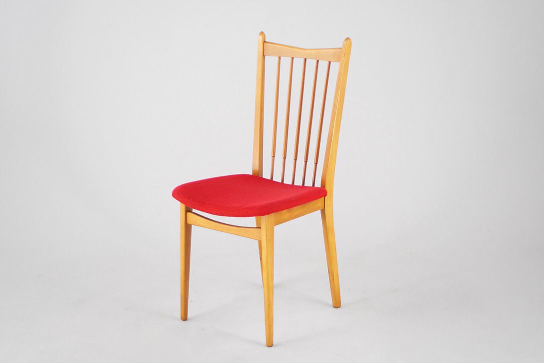 Foto Wooden Dining Chair Red Seating