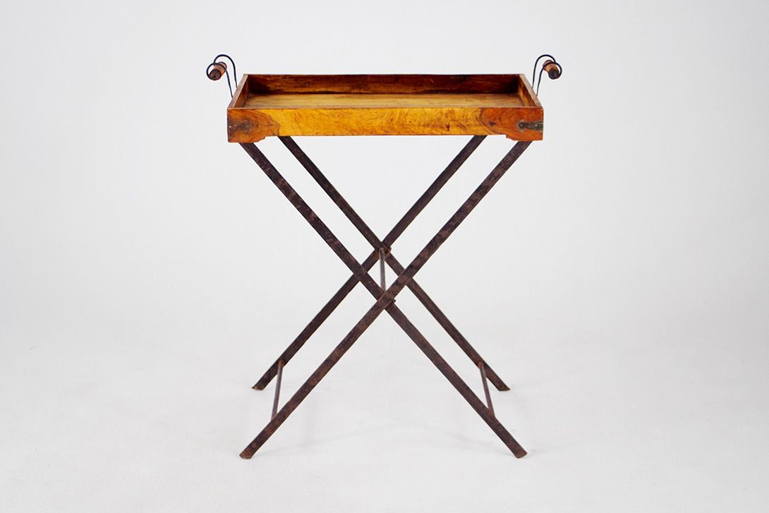 Foto Antique Tray Table with Foldable Metal Legs 1918 h85x76x45