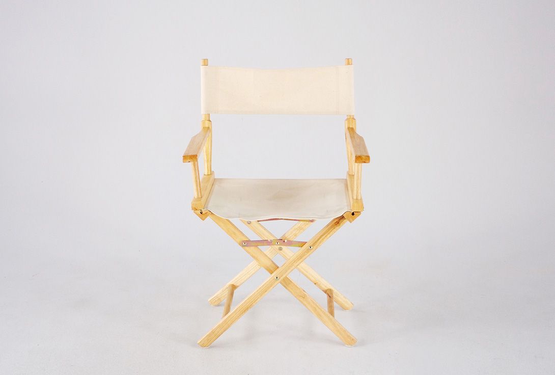 Foto White Wooden Director&#8217;s Chair in Offwhite Nude Cotton