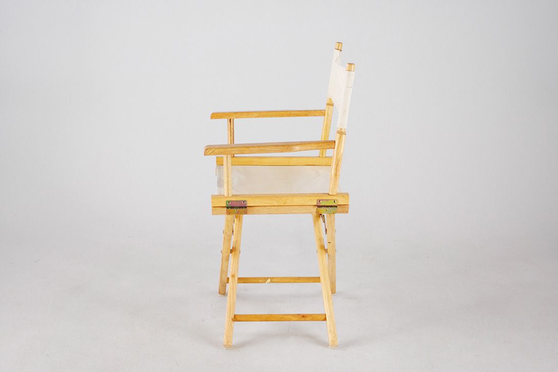 Foto White Wooden Director&#8217;s Chair in Offwhite Nude Cotton
