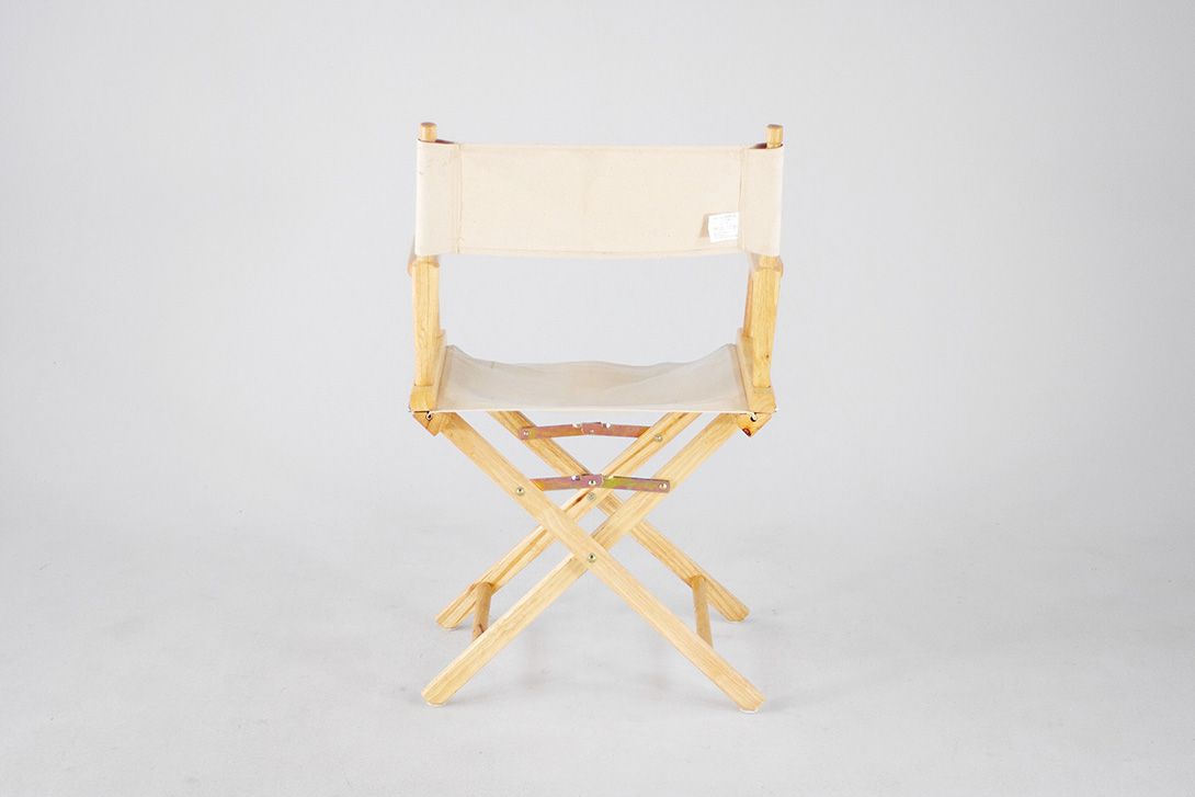 Foto White Wooden Director&#8217;s Chair in Offwhite Nude Cotton
