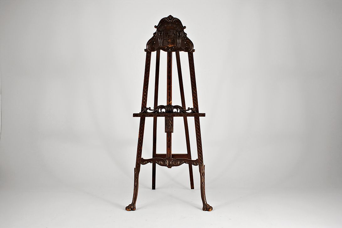 Foto Carved Wooden Scaffold, Empire / Biedermeier Style, Lion&#8217;s Feet
