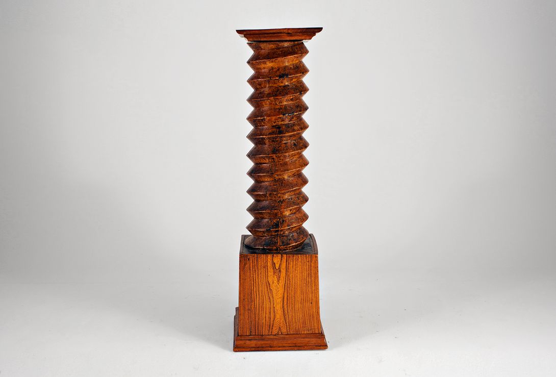Foto Antique Unturned Spiral Column 1880