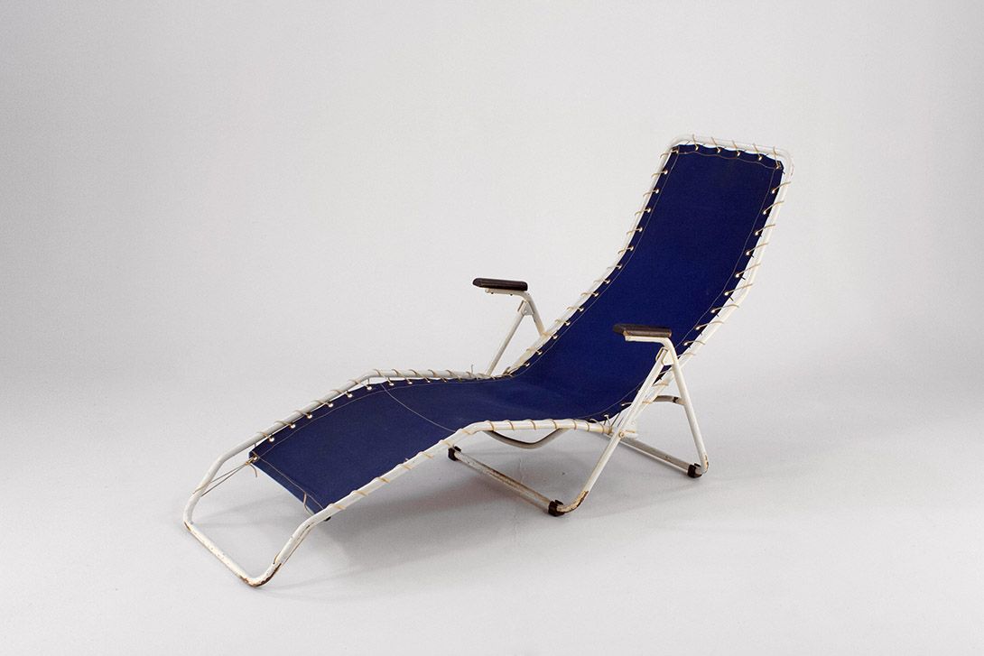 Foto White and Blue Folding Garden Chaise Longue Dutch 1958*