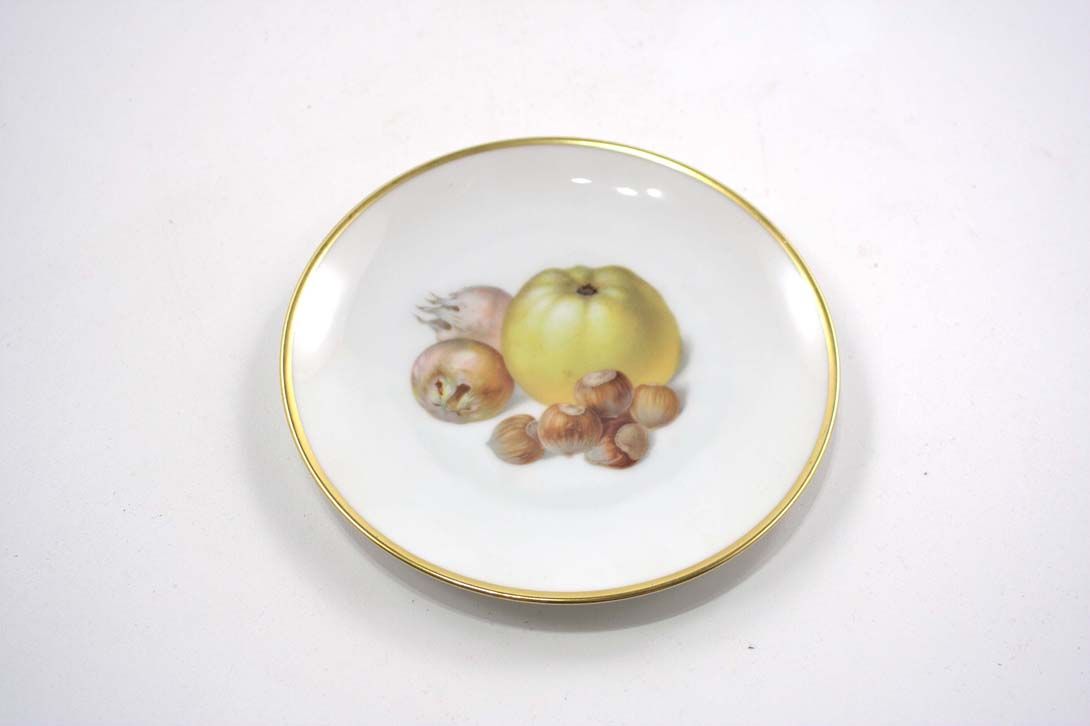 Foto Set of Different Fruit Decor Plates with Gold Rim ø20cm