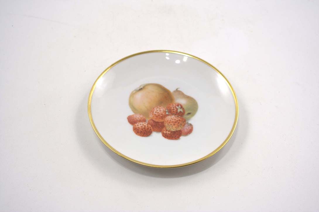 Foto Set of Different Fruit Decor Plates with Gold Rim ø20cm
