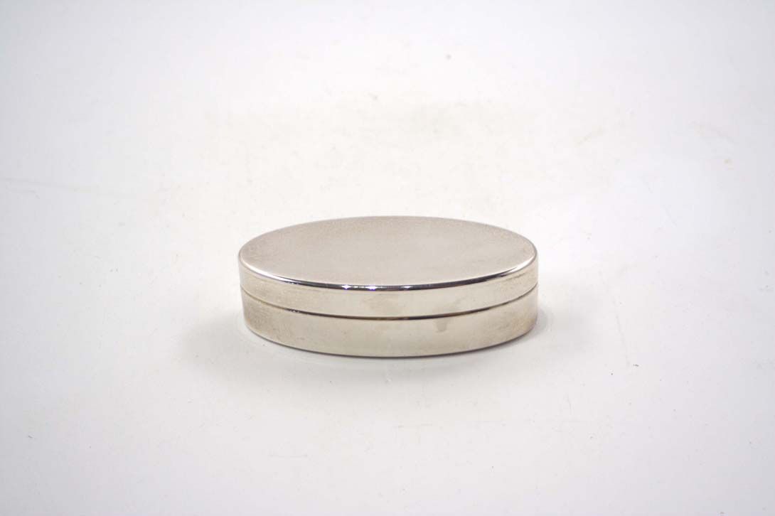 Foto Oval Metal Box, Silver Mirrored Surface h3x15x6