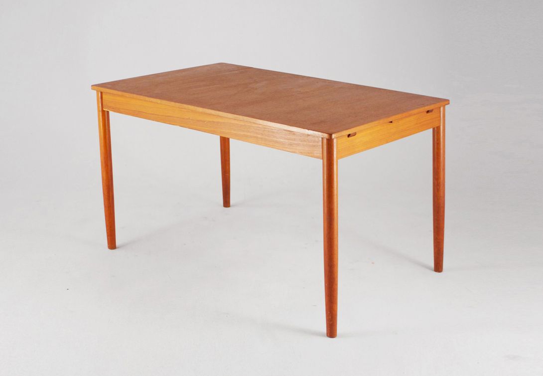 Foto Extendable Teak Dinging Table Dutch 1973 h74x120x80 *