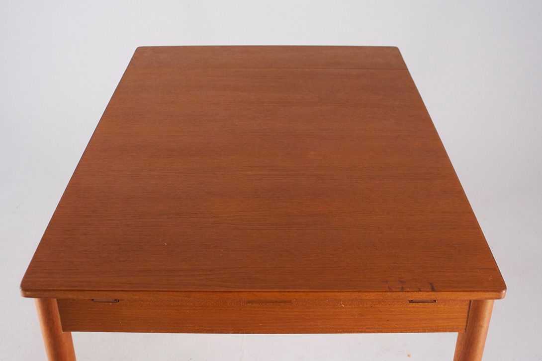 Foto Extendable Teak Dinging Table Dutch 1973 h74x120x80 *