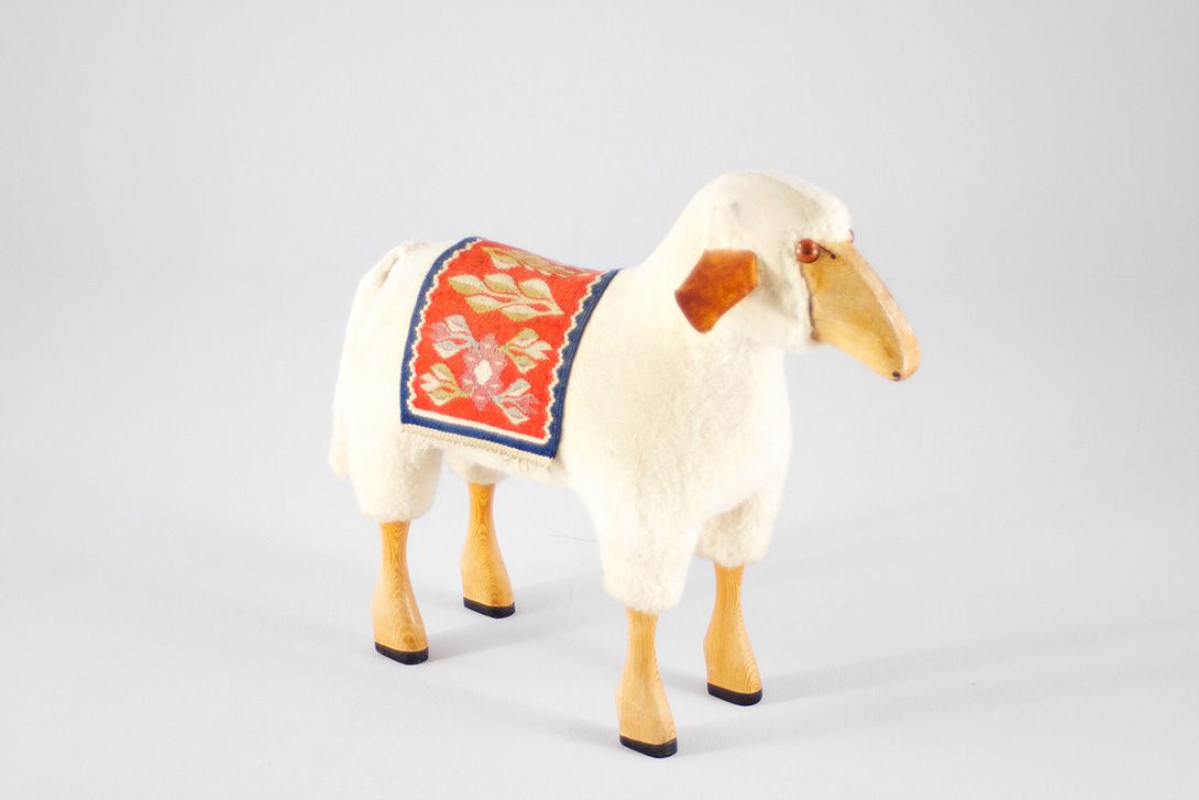 Foto Wooden Sheep with Sheepskin h60x70x20
