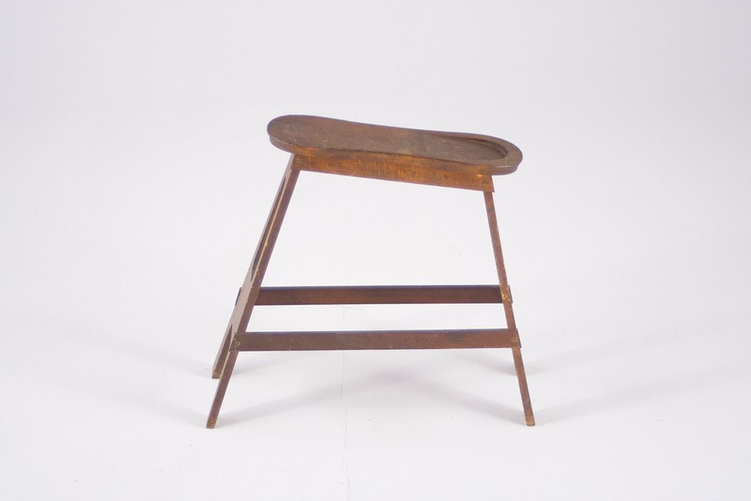 Foto Vintage Wooden Shoe Cleaning Stand