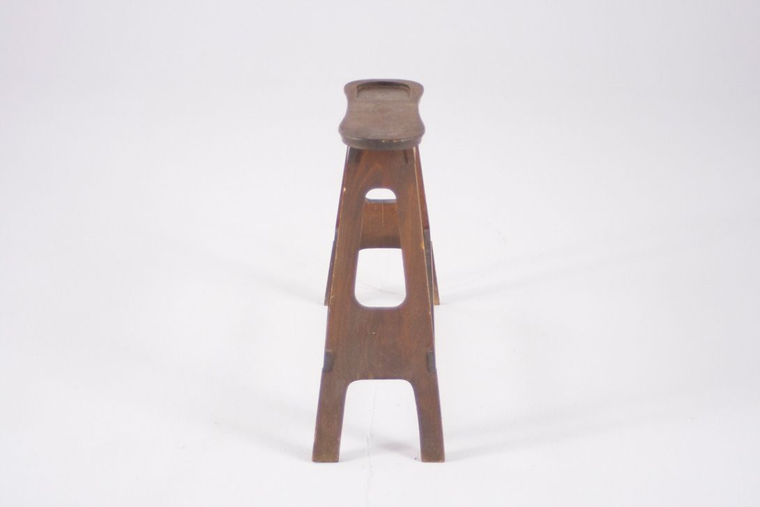 Foto Vintage Wooden Shoe Cleaning Stand