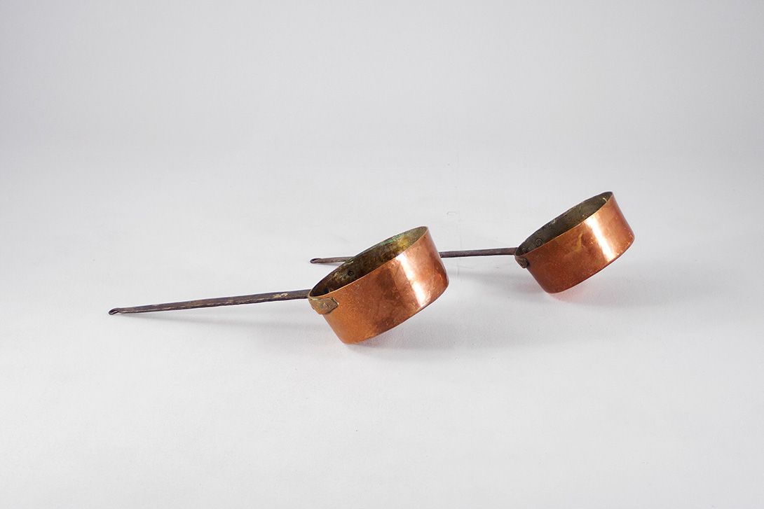 Foto Pair of Copper Pots with Long Handles l60 Potsdam 1900