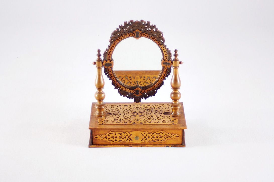 Foto Make-Up Mirror with Drawer Carved Wood Delicate Moorish-like Decor 1900 h50x36x25