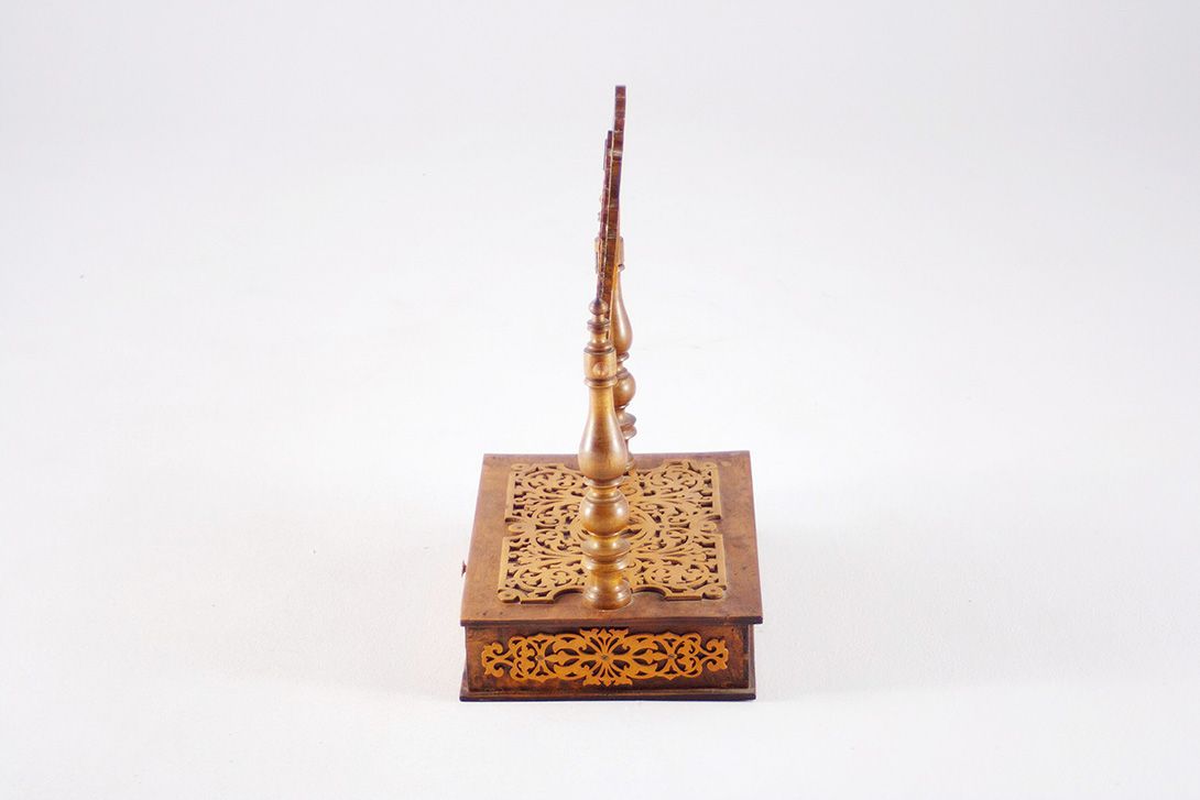 Foto Make-Up Mirror with Drawer Carved Wood Delicate Moorish-like Decor 1900 h50x36x25