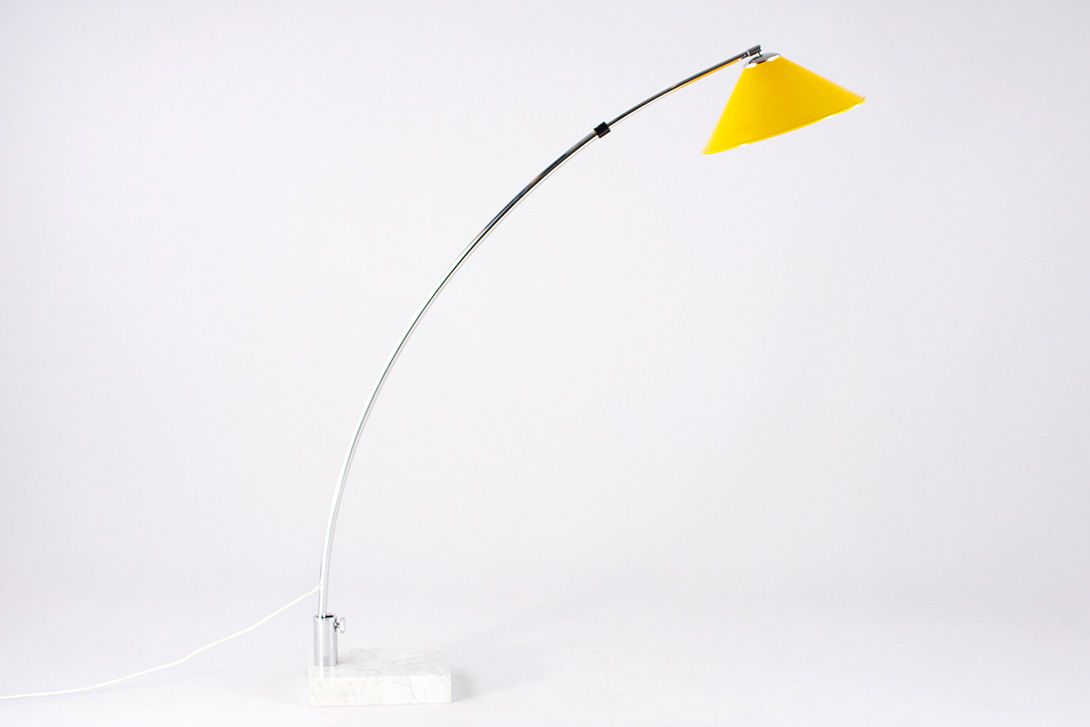 Foto Yellow Metal Floor Arclamp Marble Base 1968 h163 A1