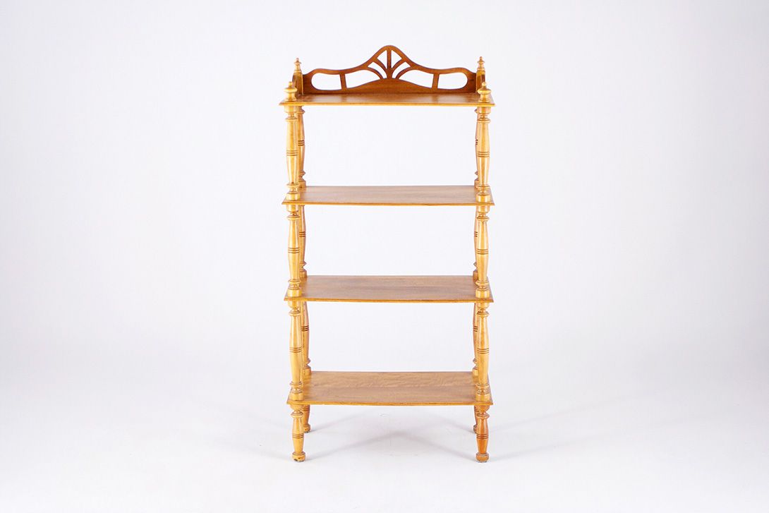 Foto Tiny Wooden Shelf Berlin Jugendstil 1910