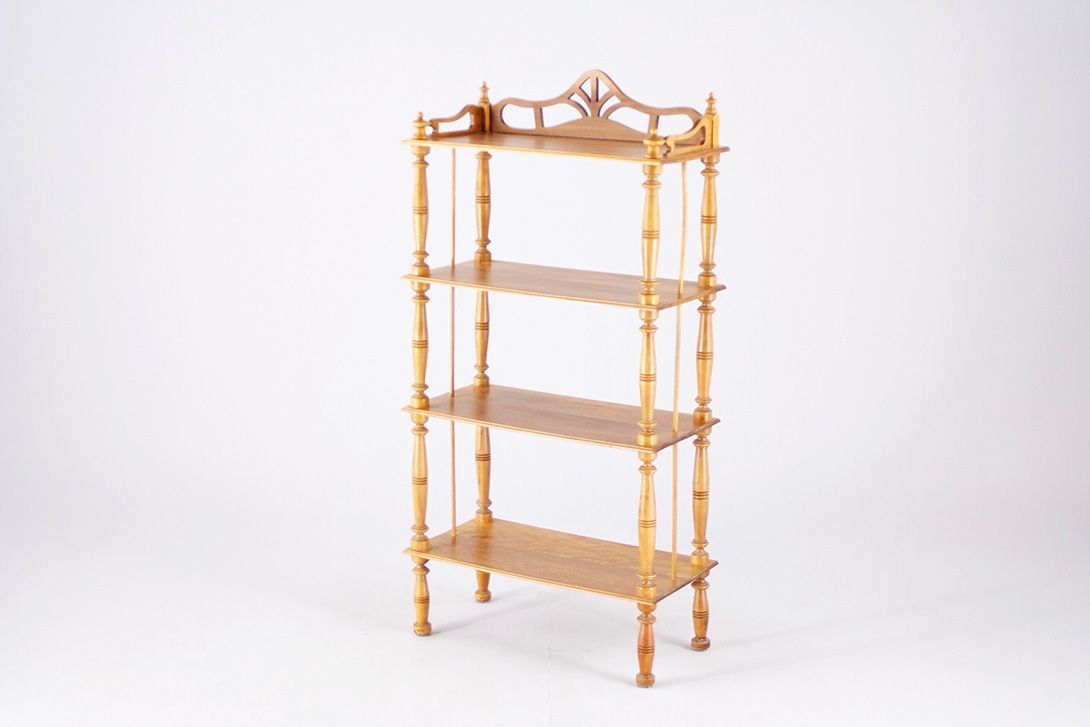 Foto Tiny Wooden Shelf Berlin Jugendstil 1910