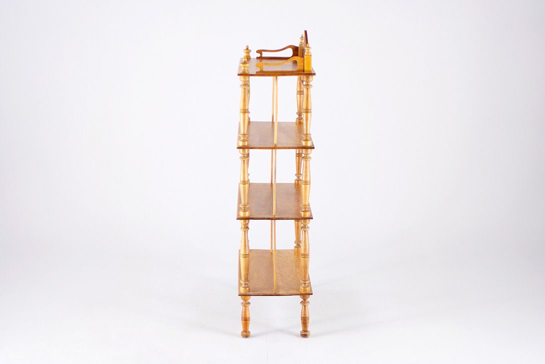 Foto Tiny Wooden Shelf Berlin Jugendstil 1910