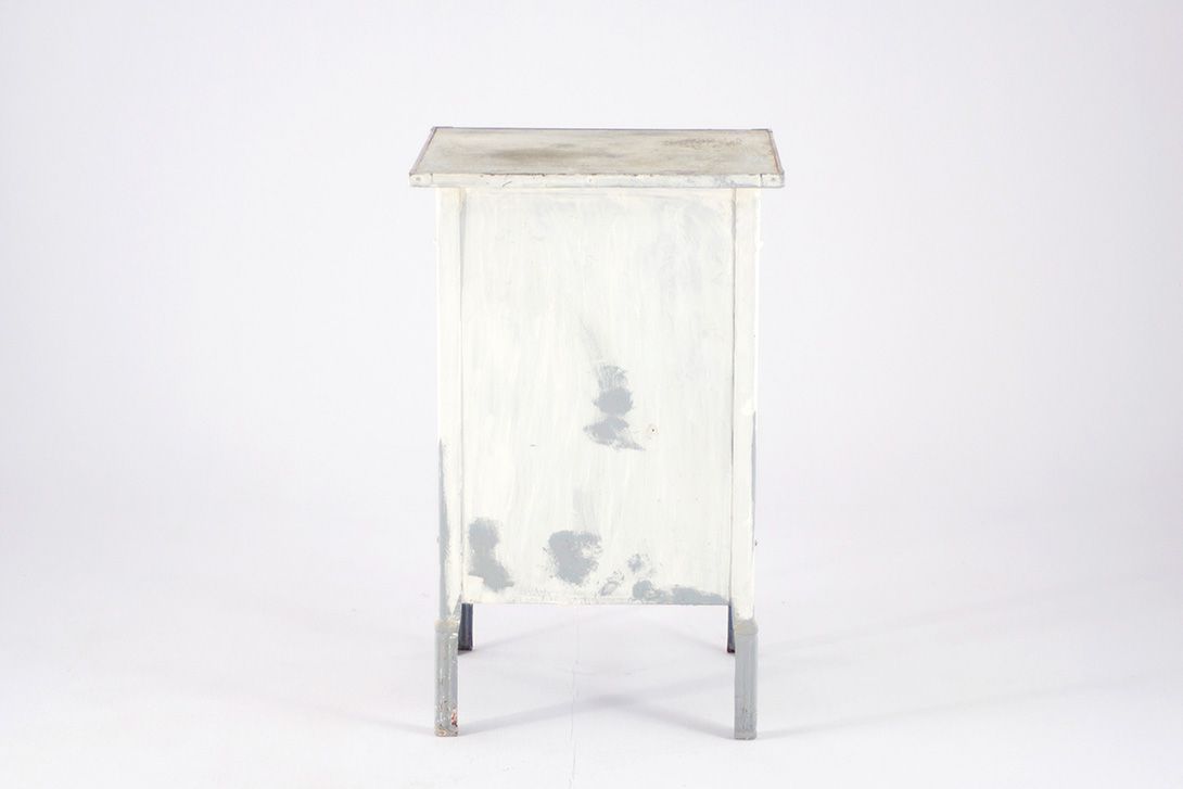Foto Rustic Metal Cupboard
