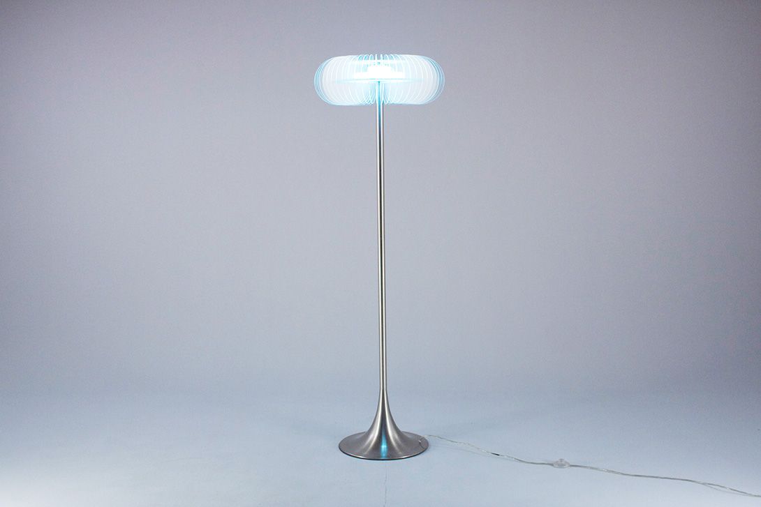 Foto Blossom Floor Lamp Plexi Chrome Italy 1970 h170 //