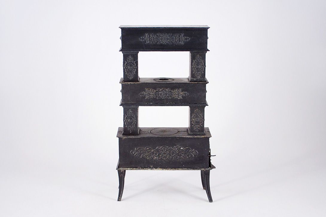 Foto Classicism  Cast Iron Stove, Eisenhütte Colmar-Berg