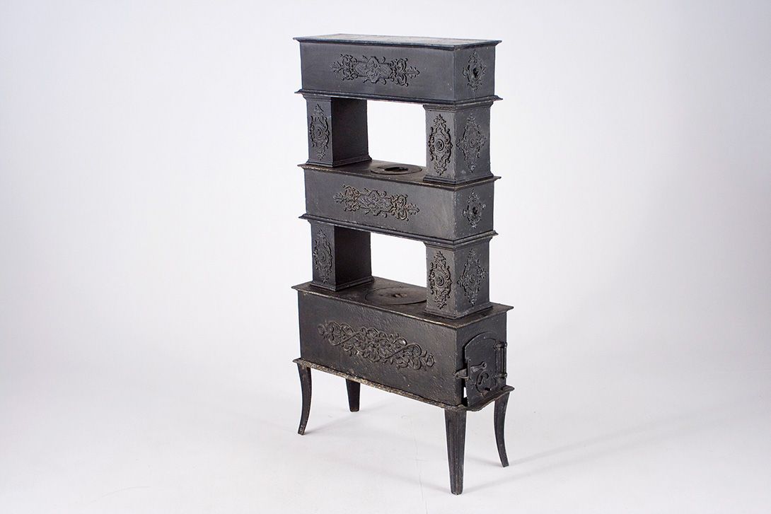 Foto Classicism  Cast Iron Stove, Eisenhütte Colmar-Berg